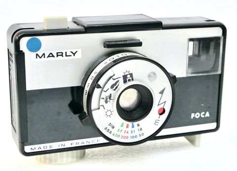57: Foca Marly Descriptifs:
Foca Marly
compact
Objectifs: FF 50mm
modèle de couleur noir
état général: excellent, en état de marche
Prix : 15 € ( + prix du transport)