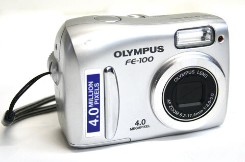 14: Olympus FE-100 descriptif : compact Olympus FE-100
état général : excellent état, en état de marche 
objectif : 4.0 pixels 
prix : 30€ + prix de transport