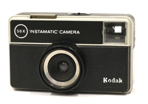 71: Kodak Instamatic camera Descriptifs: Kodak Instamatic camera
état général: très bon état, appareil en état de marche
Prix : 15 € ( + prix du transport)