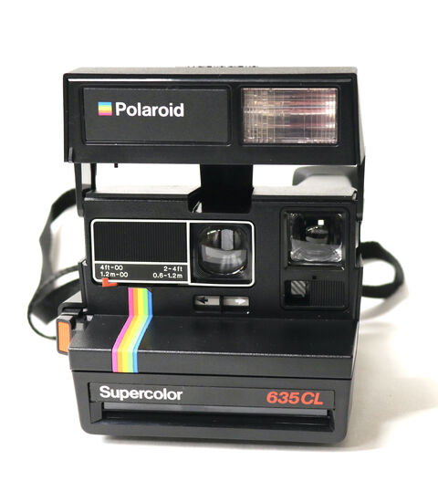 17: Polaroid Supercolor 635CL Descriptifs: Polaroid Supercolor 635 CL
Film: Polaroid 600
état général: excellent, en état de marche
Prix : 60 € ( + prix du transport)